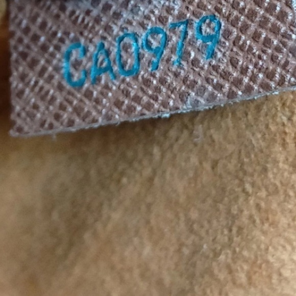 Short Louis Vuitton Musette - Picture 7 of 9